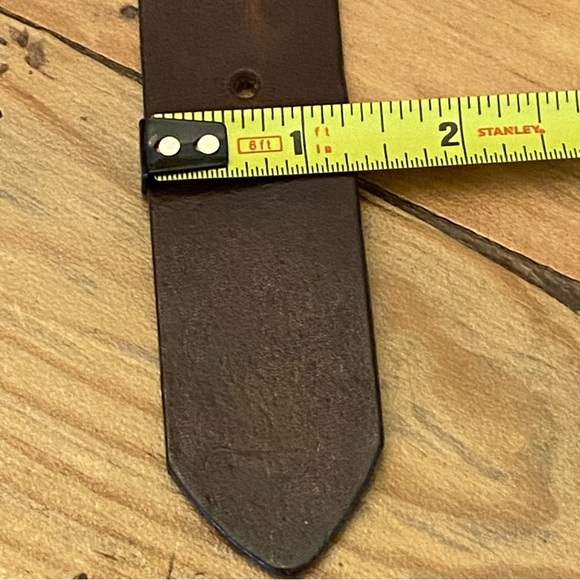 Levi's / Ladies Brown Leather Belt with Silver Embossed Detail Size L (30-34) - Picture 8 of 9